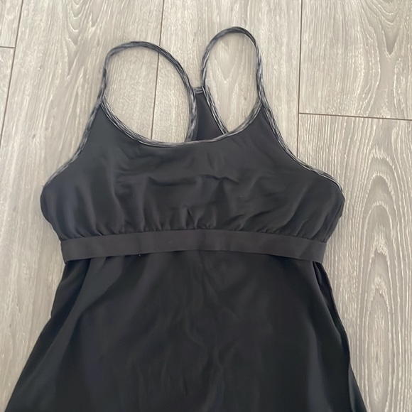 Joe Fresh Women’s Sports tank bundle - Picture 4 of 11